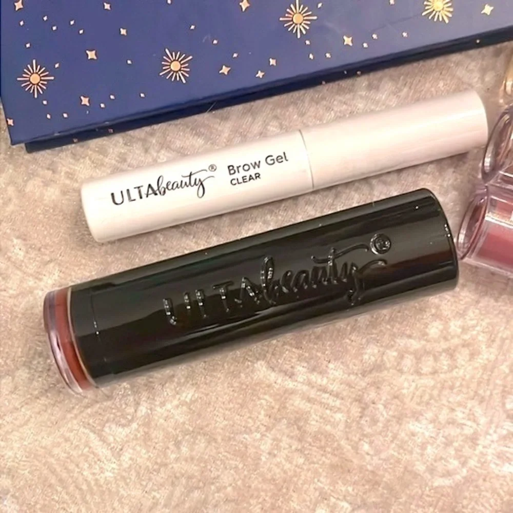 Brand New Ulta Beauty Makeup Bag w/ Eyeshadow Palettes Lip Primer Brush Blender